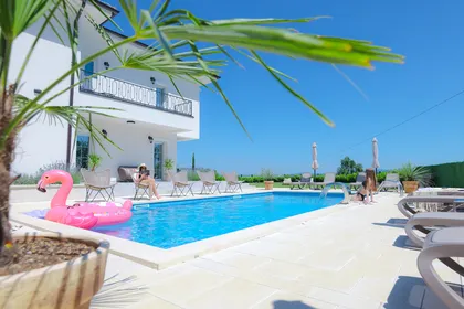 Luksuzna vila sa bazenom - Vrnjačka Idila - apartmani u Vrnjackoj Banji